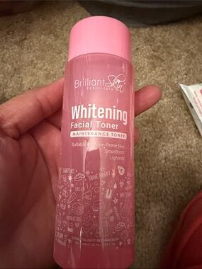 Topical Solution Toner - White and Pink